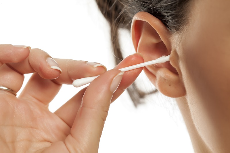 Thói quen lấy ráy tai thường xuyên có tốt không?