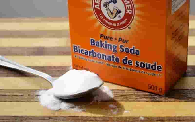 Bạn trộn đều kem đánh răng và baking soda