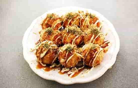 Hoàn thành món bánh Takoyaki