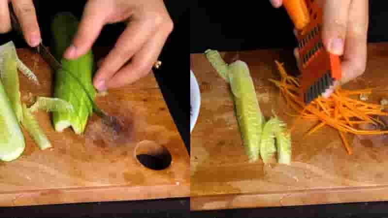 Dưa leo loại bỏ ruột và cắt thành từng miếng vừa ăn, cà rốt bào thành từng sợi